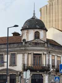 Is Aveiro worth a stop in between Porto and Lisbon?