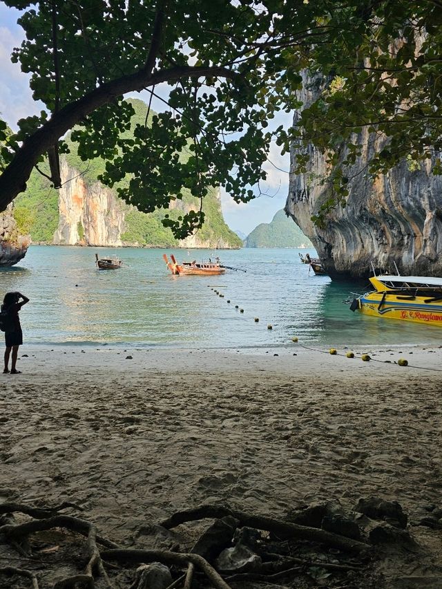 A Romantic Escape to Hong Island: Sunset, Snorkeling, and Serenity