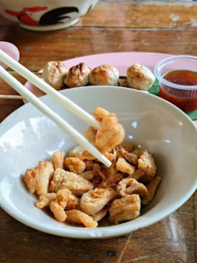 🥢 ก๋วยเตี๋ยวเรือในคลองอยุธยา
