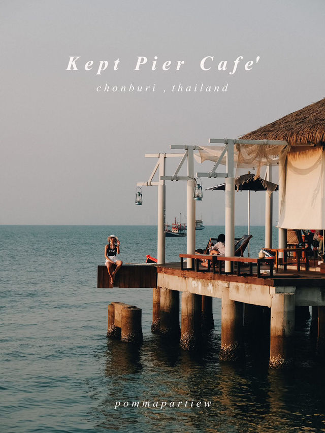 นั่งมองวิวทะเลแล้วมันฮีลใจ 🧡🌊