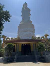 《靜謐聖地：富國島護國寺的心靈洗禮》