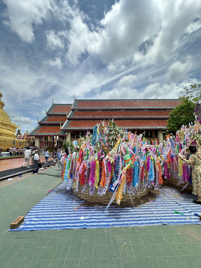 พาเที่ยววัดพระธาตุหริภุญชัย วรมหาวิหาร จ.ลำพูน