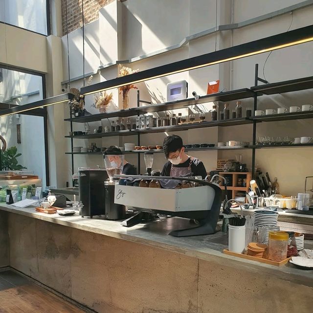Nice vibe with some great decor