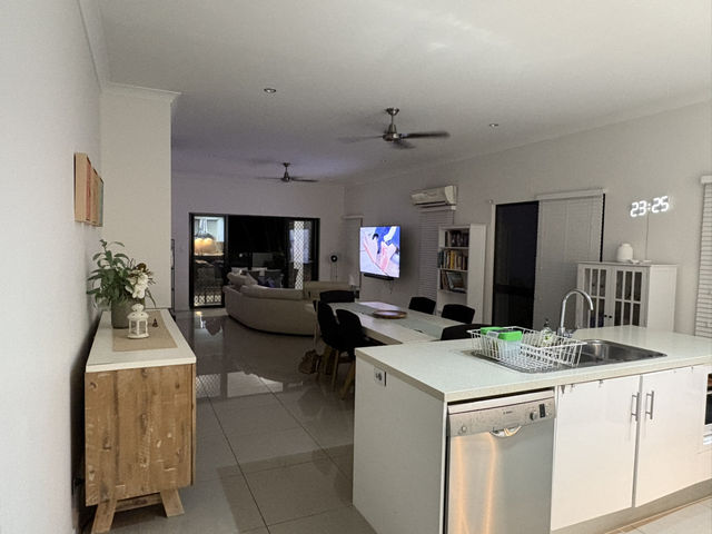 Gorgeous Trinity Park Airbnb was home for 2 weeks 🌴🌞❤️
