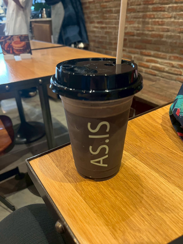รีวิวคาเฟ่เท่ๆ กลางเยาวราช – As.is Coffee Stand ☕️