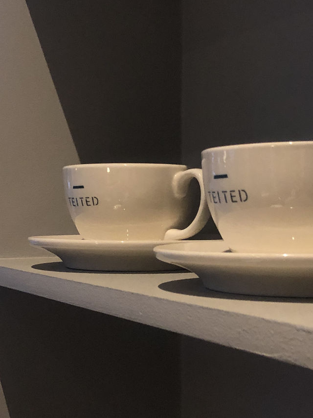 ☕ TEITED 블렌드 – 감성적인 분위기와 고품질 커피의 만남 