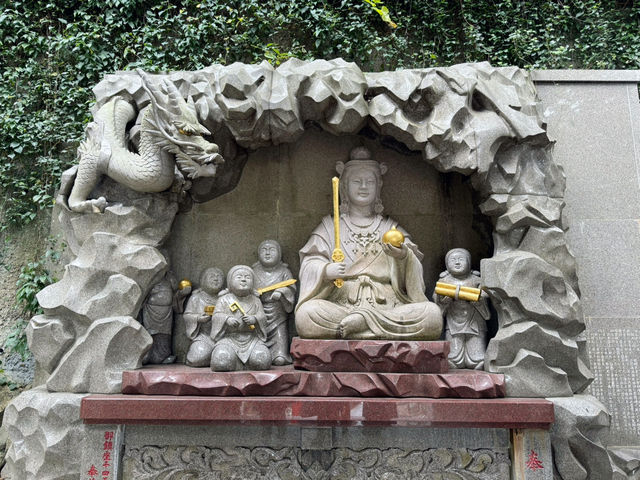 Enoshima Shrine 