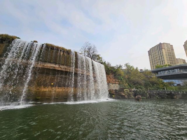 Kunming Waterfall Park