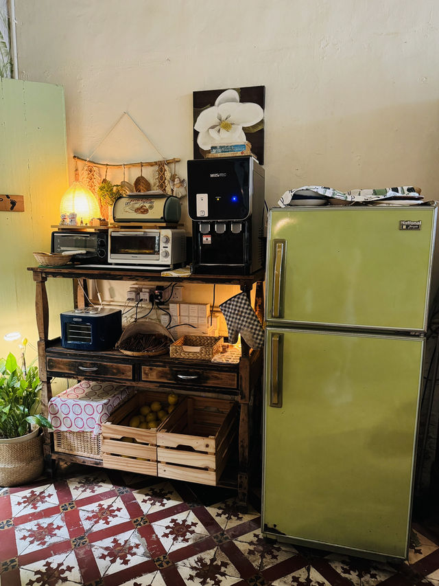 Cara Caro’s Coffee Counter Charm