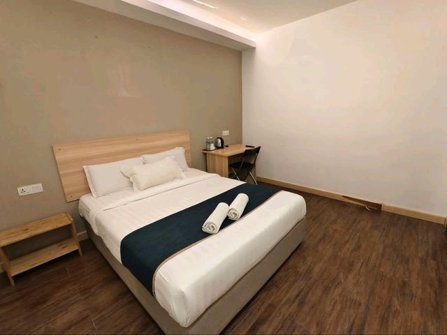 "1 Orange Hotel Sepang:The Budget Pit Stop Near KLIA"