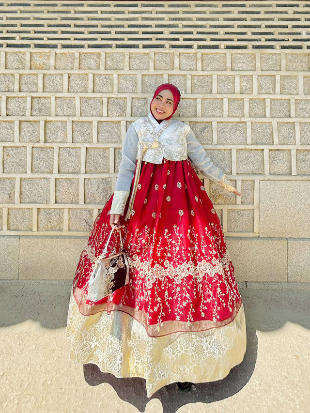 Wearing Hanbok Walk Around Gyeongbokgung Palace😍