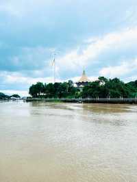 Kuching Waterfront Esplanade – A Scenic Must-Visit Along the Sarawak River