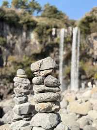 韓國濟州🍊｜開車幾7分鐘就能遠離塵囂 來「正房瀑布」走走吧⛰️