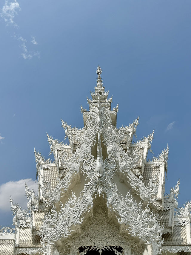ศิลปะ ความศรัทธา และความฝัน ที่จับต้องได้