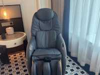 Crazy rich asian experience in Macau! Londoner Grand rooms feature a massage chair!