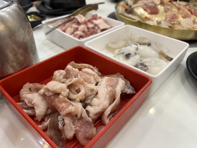 ตี๋น้อย บาร์บีคิว เลียบด่วน