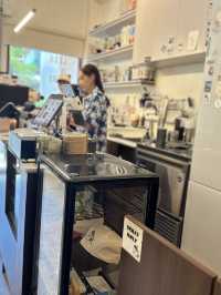 The.p cafe talk&tell