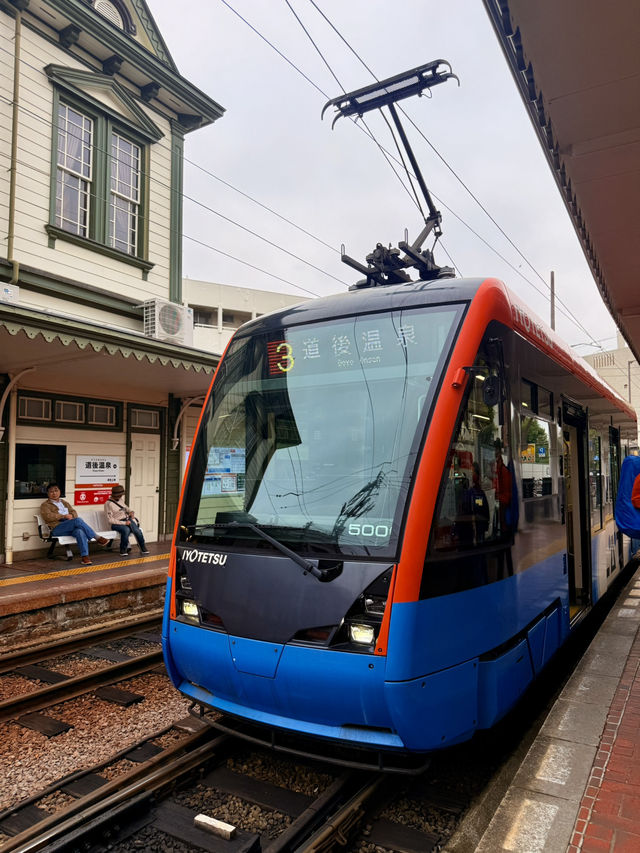 愛媛｜138年歷史「橘子電車」找尋夏目漱石的坊っちゃん列車