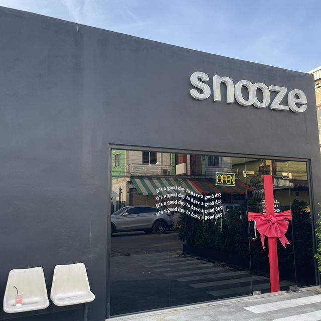 Snooze Cafe