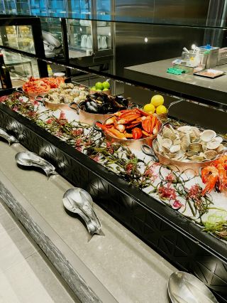 Macau's Best Buffet! Unlimited Lobster at Mezza9 in City of Dreams!