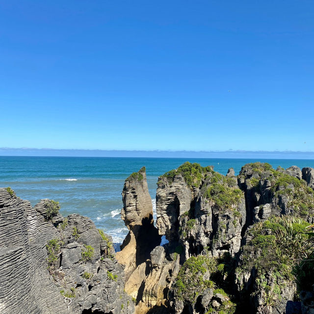 West Coast's Wonder: Pancake Rocks! 🥞🌊