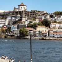Porto: Sunshine Forever & Relaxed Vibes! ☀️🇵🇹