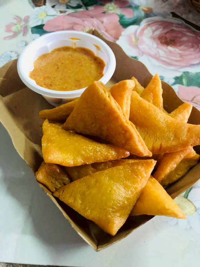 แนะนำร้านเด็ด เส้นดอยตุงสายเก่า “ข้าวซอยป้าหรอย”