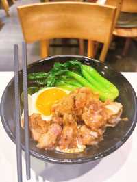 🍜巷弄裡的香港靈魂──《1976道地香港美食》，一頓晚餐，像飛了一趟香港
