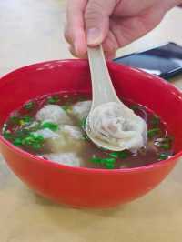 Taste the Muar Beat: Dive into Delicious Noodle Soups & Wontons at Medan Selera Tiga Tiga Tiga!