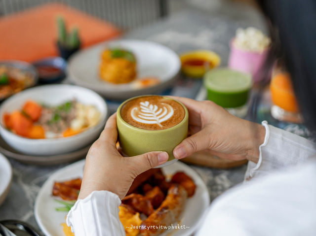 คาเฟ่สไตล์วินเทจอังกฤษ ย่านฉลอง 