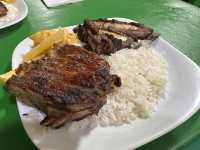 【Uyuniの街｜LA PACEÑA Churrasqueriaでリャマ肉バーベキュー体験】
