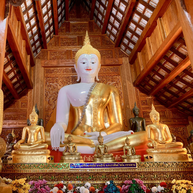 วัดเด่นสะหลีศรีเมืองแกน (วัดบ้านเด่น) สวย เฮง
