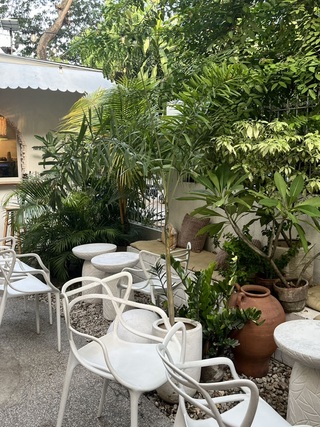 南国🏝️雰囲気漂う隠れ家カフェ