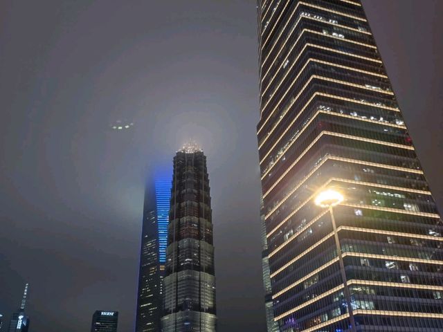 จุดถ่ายรูปเช็คอินยอดนิยมเมืองแห่งอนาคต Lujiazui