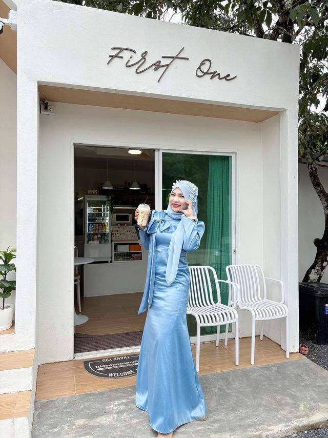 First One : Café & Eatery