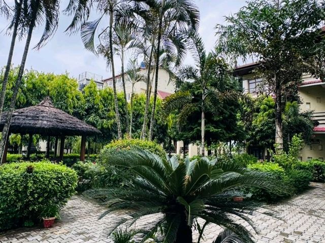 Royal Tiger Luxury Resort sauraha Chitwan Nepal 