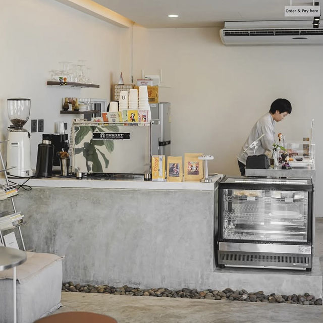☕ Intersect.hdy – มุมเงียบใจกลางคอหงส์ 