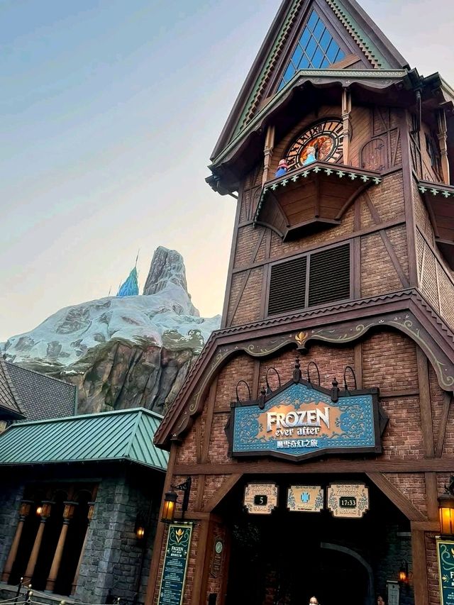 ท่องโลกเทพนิยายใน Hongkong Disney land