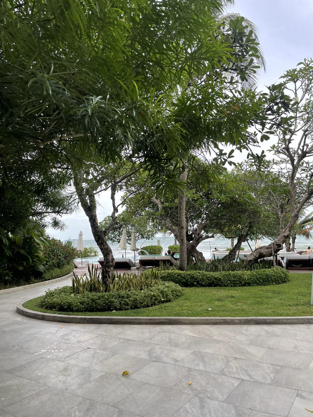 ที่พักระยองติดหาดเดินลงไปเล่นได้ + pet friendly 🐶