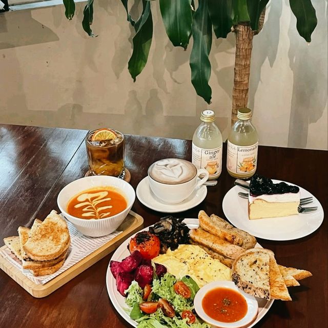 Yin's Sourdough Bakery & Café at Uptown 37