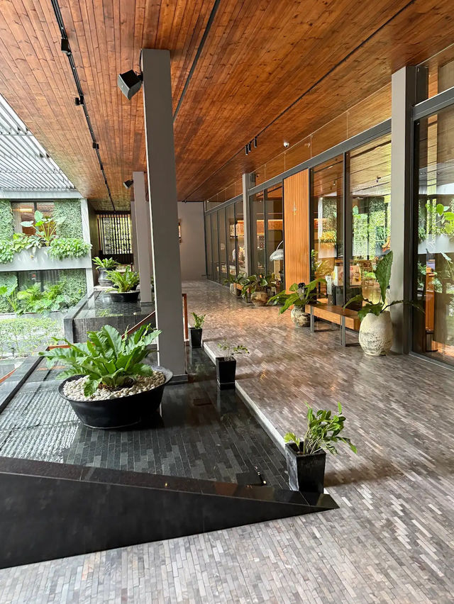 Urban Jungle Meets Luxe Comfort at Ad Li