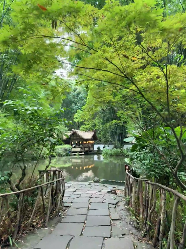 🌿หลบความวุ่นวายที่ “กระท่อมตู้ฝู่” ในเฉิงตู