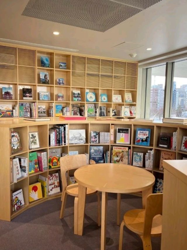 🇯🇵大阪親子景點📚🛍️「童書之森」（こども本の森）