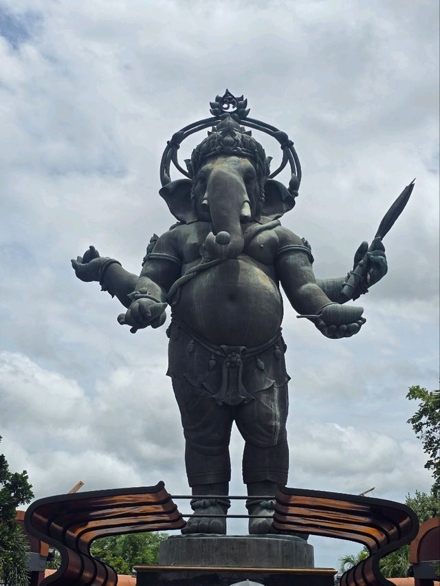 อุทยานพระพิฆเนศ องค์ยืน