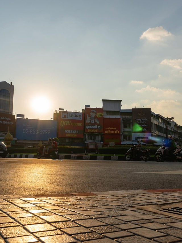 ร้านแหนมเนืองพื้นถิ่น ร้านแหนมเนืองพื้นถิ่น