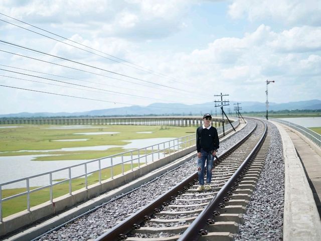 รถไฟลอยน้ำ เขื่อนป่าสักชลสิทธิ์