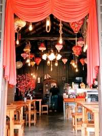 Ko Cha Bi Western Delighs in a Kampung House