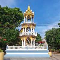 สักการะหลวงพ่อโต พระพุทธโสธรจำลองที่เมืองปากน้ำ