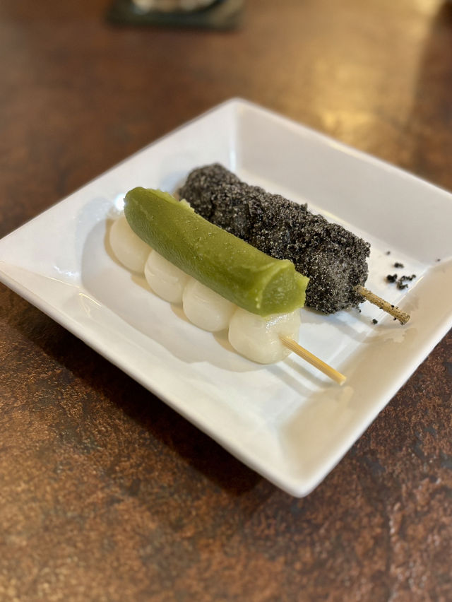 【札幌・すすきの】1960年創業！老舗和菓子店名物「花園だんご」で札幌の甘味文化を味わう「札幌 新倉屋 本店」