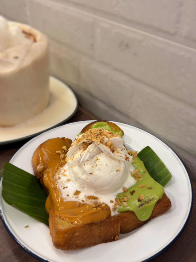 【尖沙咀新開地道泰國菜🥥甜品必試椰子雪糕吐司】  
